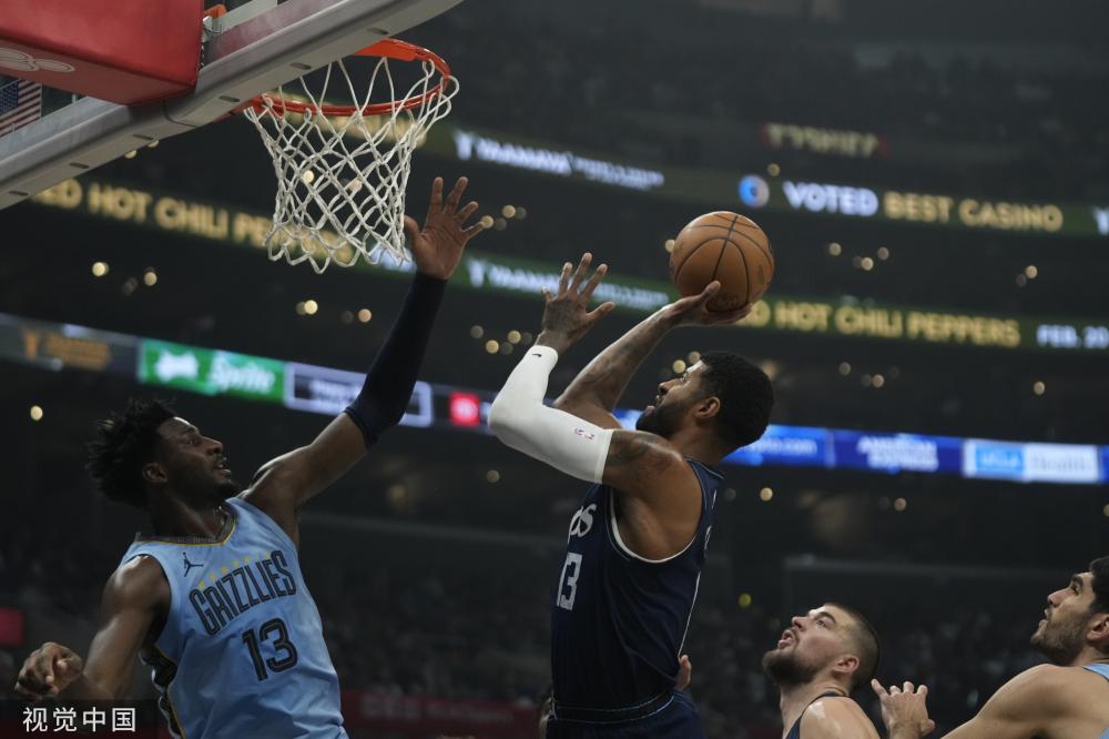 稳稳地击败 稳稳地击败