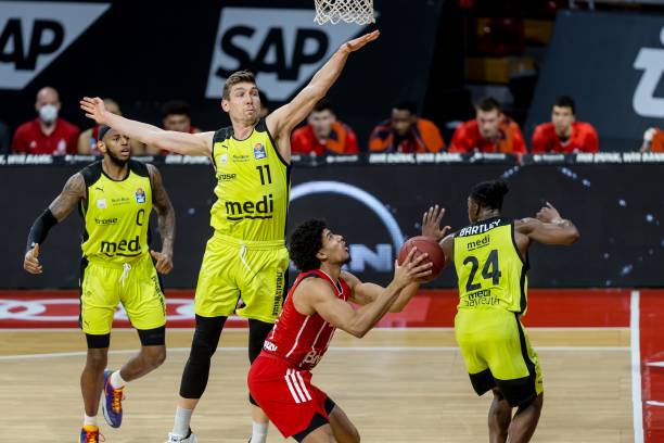 激烈而展开 激烈而展开